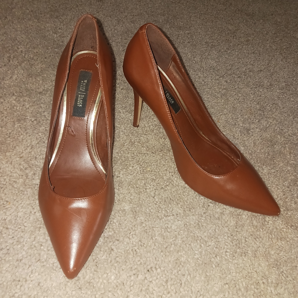 White House Black Market Tan Leather Heels